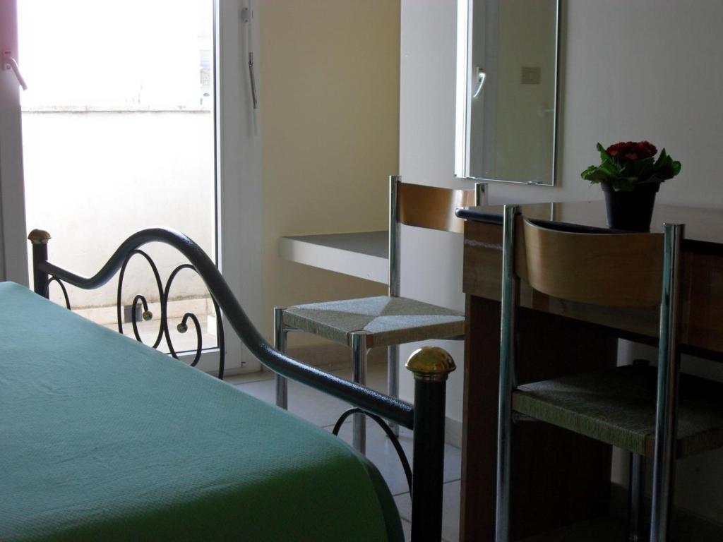 Hotel Esperia Sammichele Di Bari Zimmer foto
